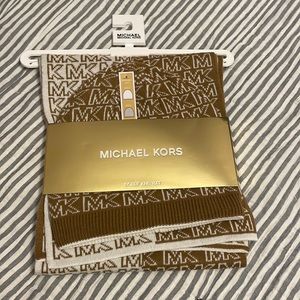 Michael Kors Scarf & Hat Gift Set